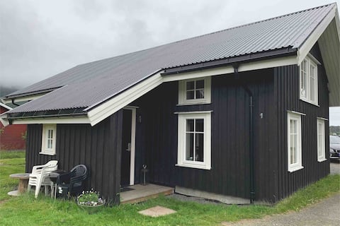 Top performing Airbnb: Lofoten holiday home "Fjøsen" in Vågan