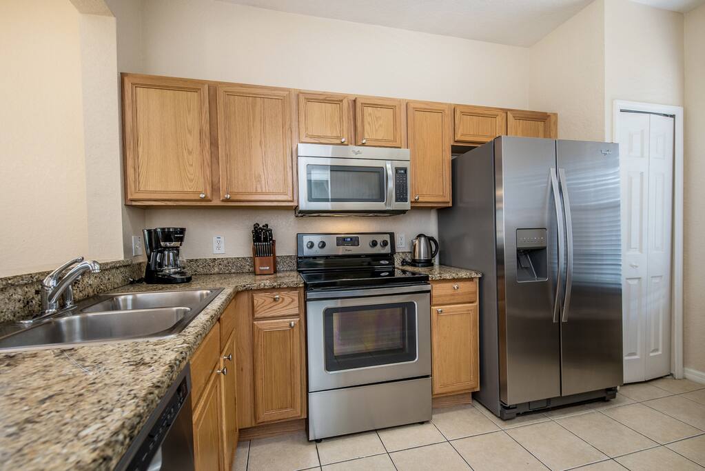 1104 Calabria Ave-7.jpg