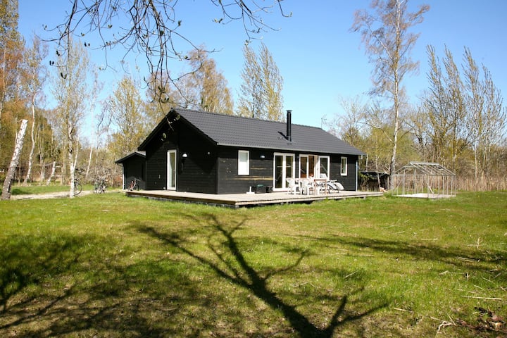 Moderne sommerhus i Kulhuse tæt ved strand og skov - Hytter til leje i  Jægerspris, Danmark