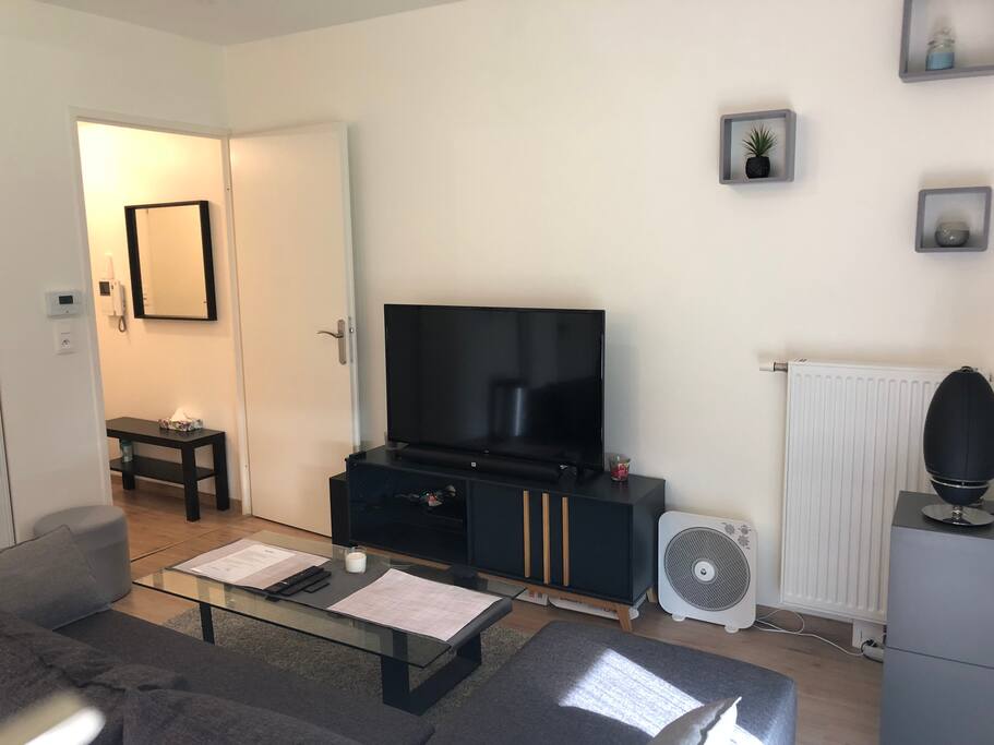 Écrans LED/ home cinéma /baffe Bluetooth /chaîne câblée /fibre optique