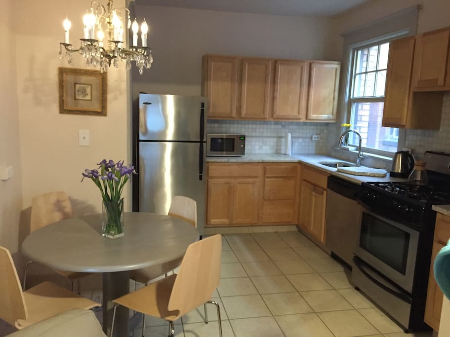 Eat-in Kitchen