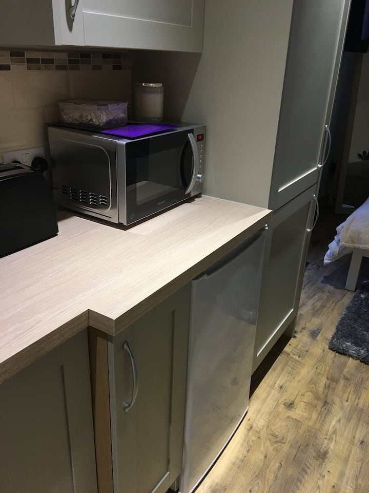 Beautiful Self-contained Annexe In Cheltenham - Gloucestershire