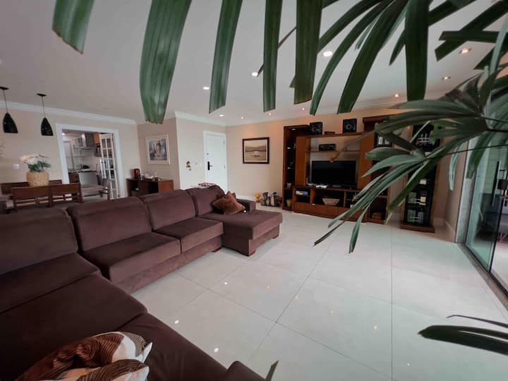 Angra dos Reis, Porto Real Resort, apto 200m²