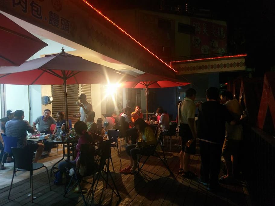 8-32人 團體訂房 歡迎來電詢問 享優惠~
木棧板活動空間 , 適合家庭團體聚會. 舉版小型活動