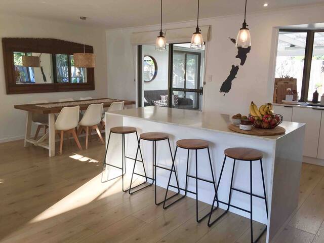 Modern family retreat with large private garden gallery image 3