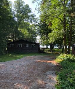 Shallow Shore Cottage