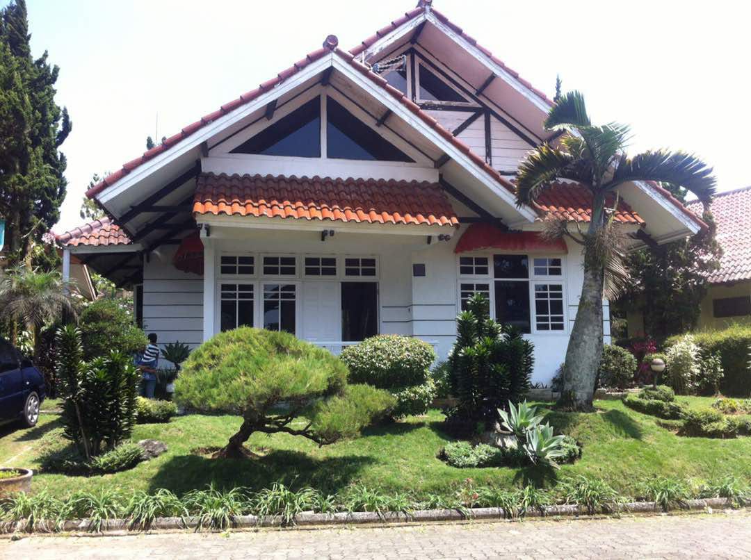 Get Villa Palm Garden Cipanas Gif