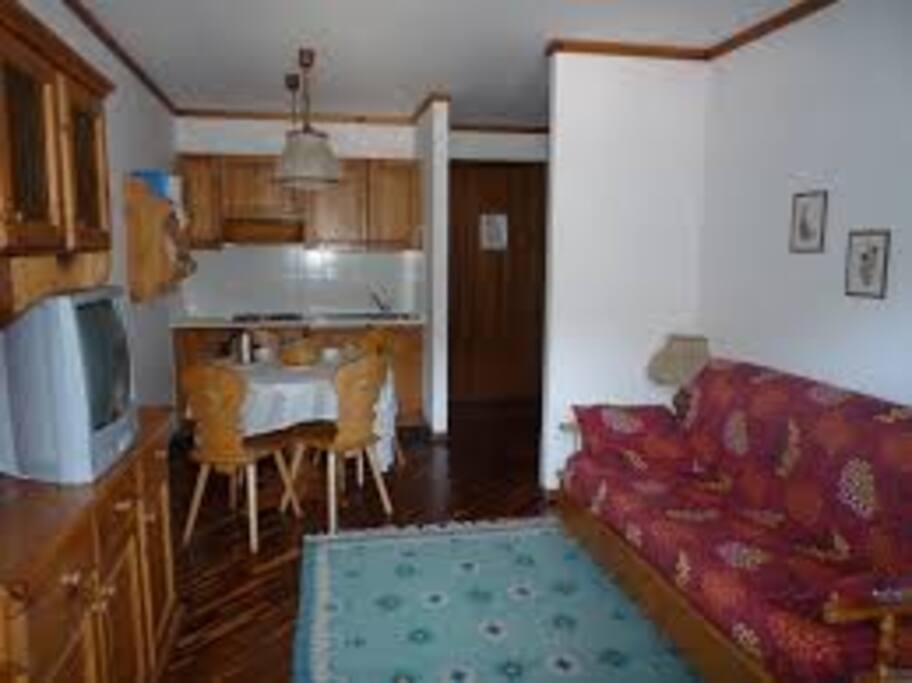 CUCINA SOGGIORNO CON DIVANO LETTO 2 POSTI