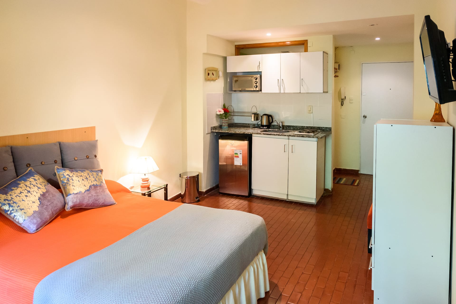 One-bedroom apartment in Monserrat on Av. de Mayo