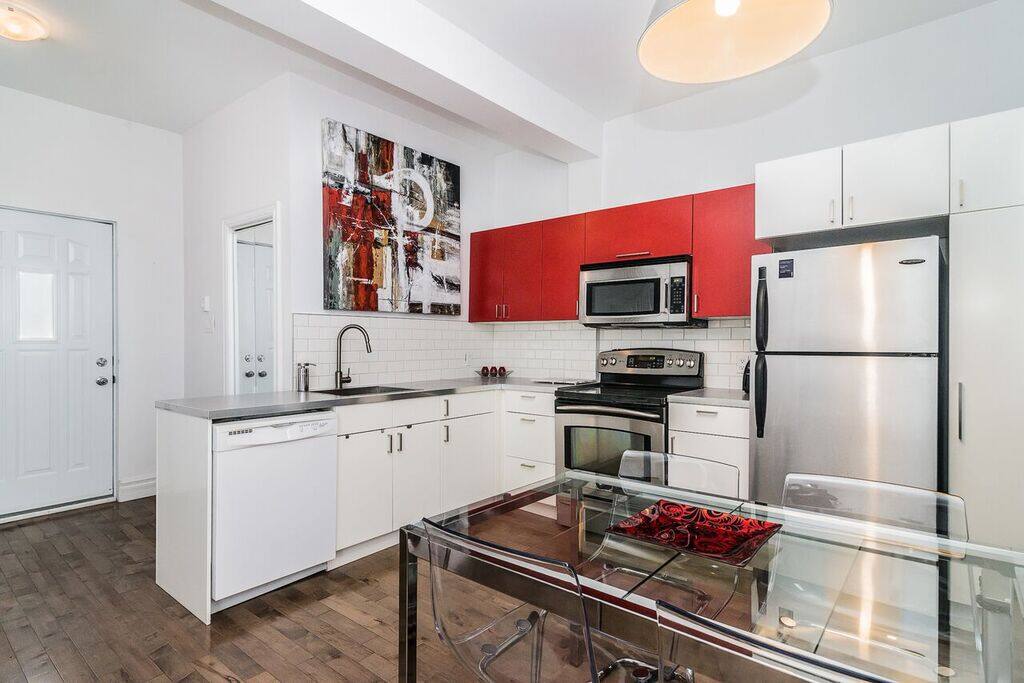 Fully functional kitchen everything you would need to host a dinner!!