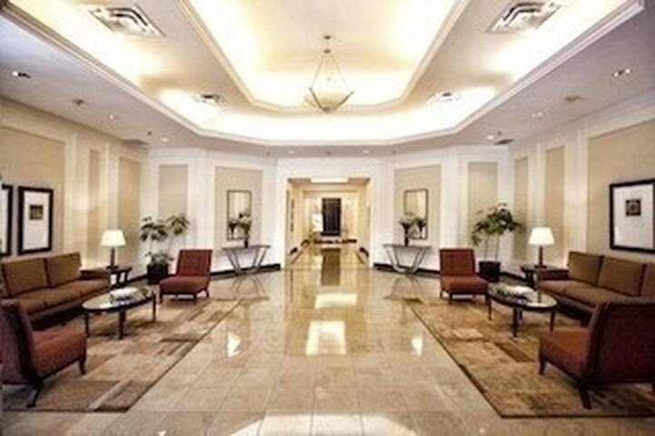 Bright apartment in the heart of North York