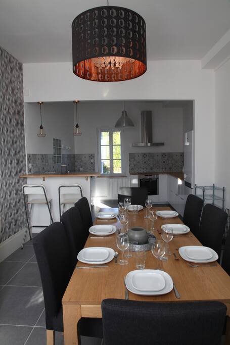 Salle à manger sur cuisine ouverte