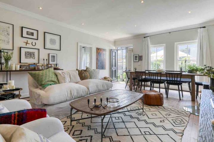 Designer Cottage gallery image 5