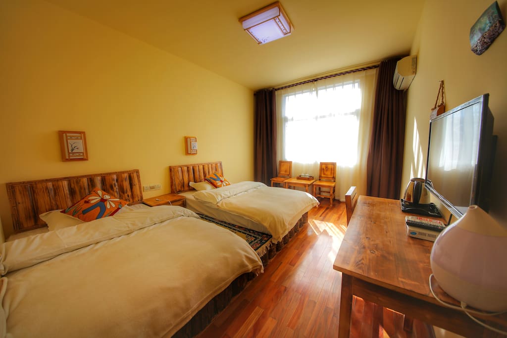 Twin Room (2)