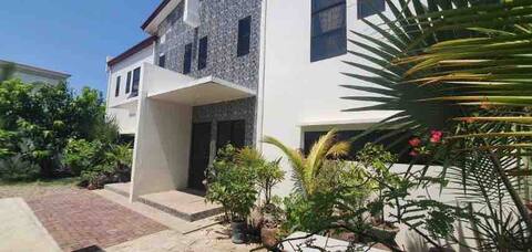 (C) at the ALs Place - 15min drive to Laoag City