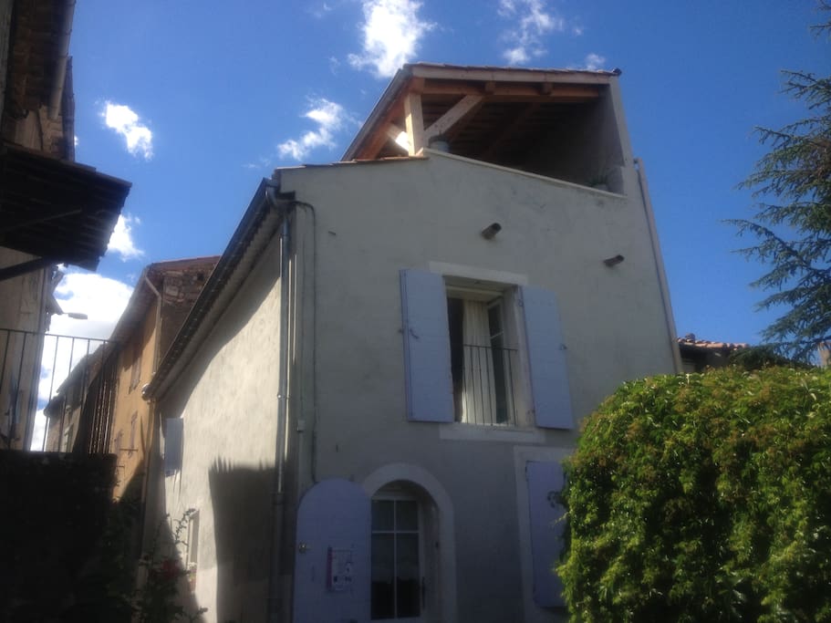 Le Petit Lavoir.
La maison
The house