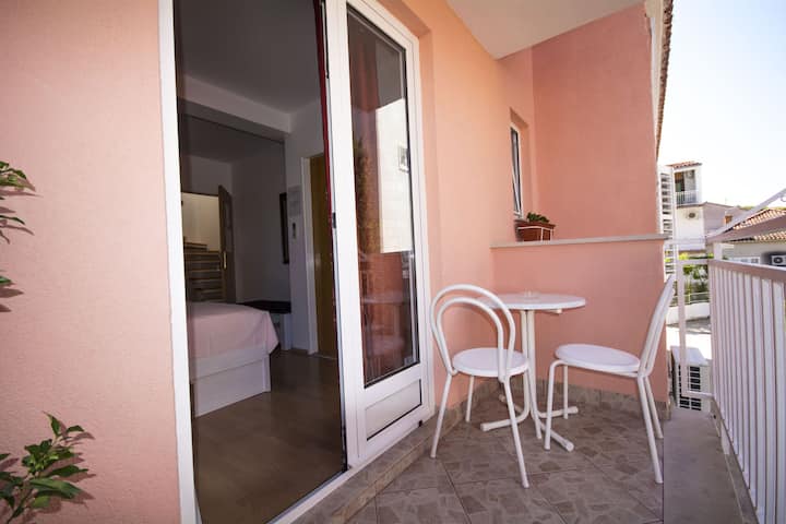 Room in center 40m far from beach, Baska Voda - Guest suites for Rent in  Baška Voda, Splitsko-dalmatinska županija, Croatia - Airbnb