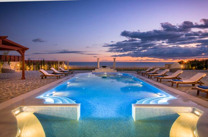 Villa Kastello Kalliste, Wine Dark Sea Villas gallery image 5