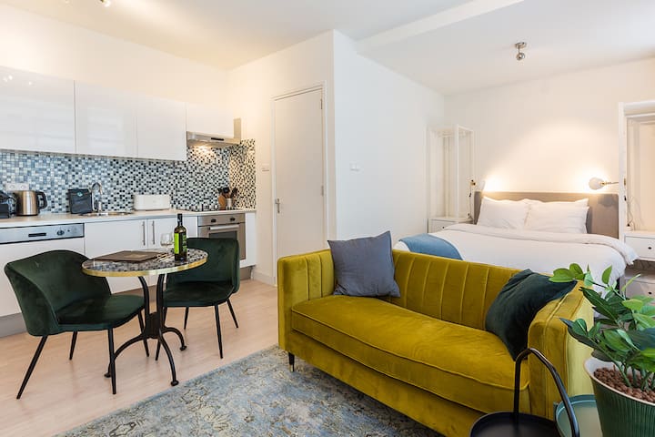 Service Studio Apartment