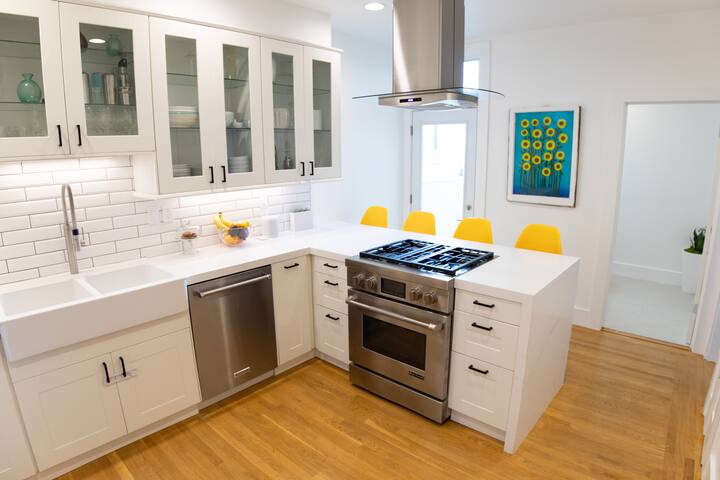 Golden Gate Park & Ocean Views, Family-Sized House gallery image 3