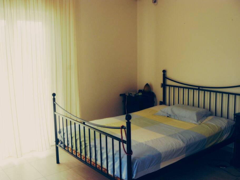 Main bedroom (for guests)