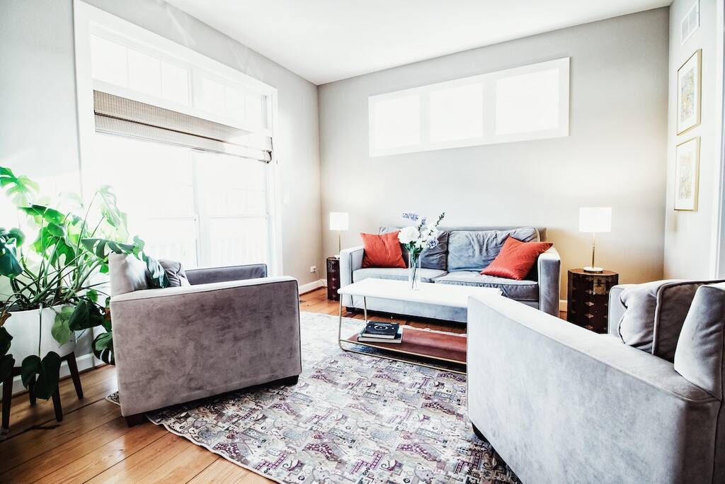 Light-filled living room, great for morning coffee and reading