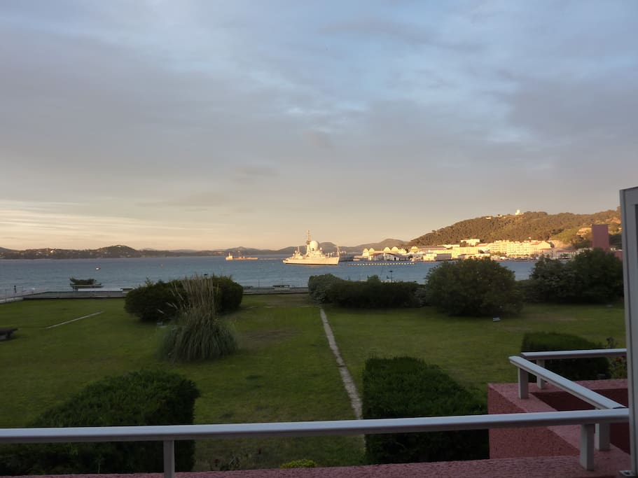 Balcon vue sur la mer.