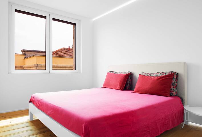 Luxury 3BR Penthouse w/Duomo View & Hot Tub gallery image 5