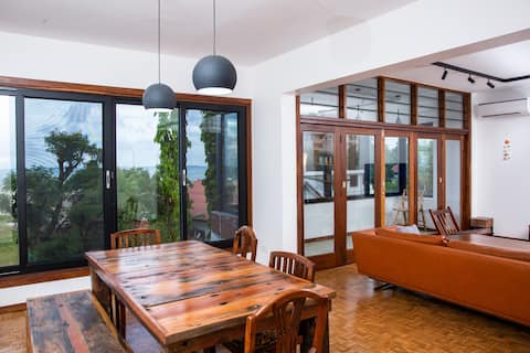 Lavender Seaview Apartment