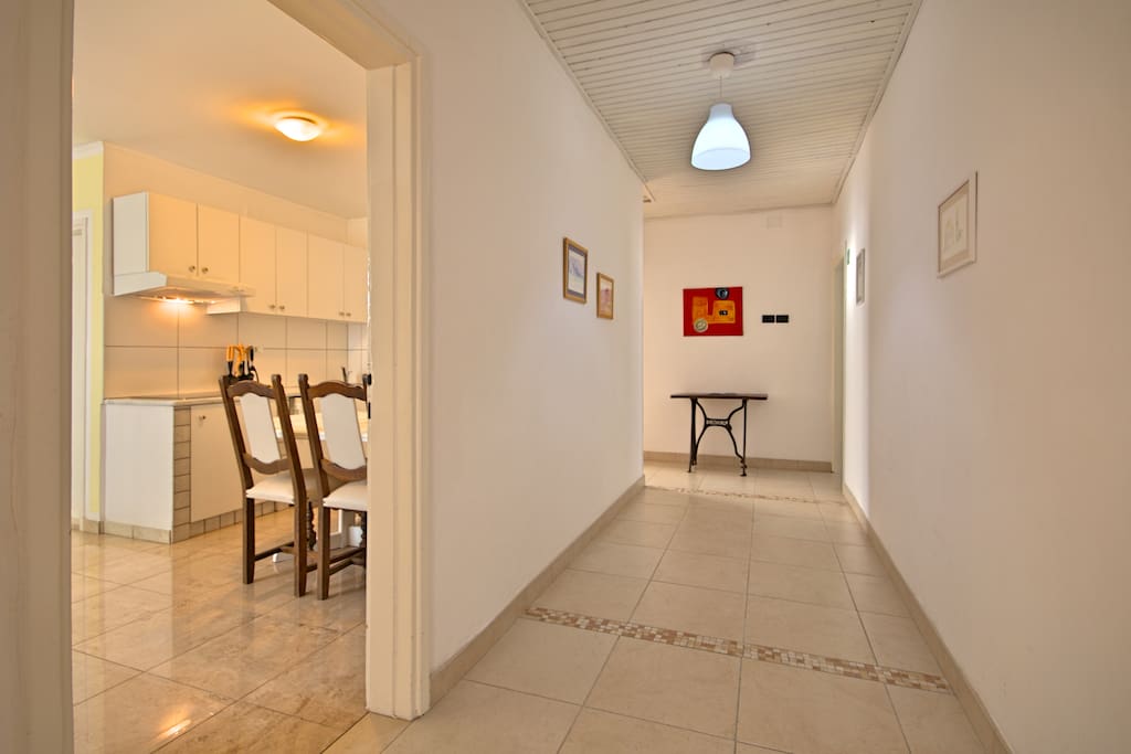 Anteroom and the kitchen