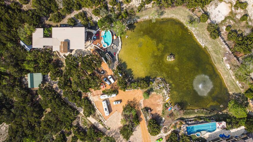The Estate at Crystal Creek – 8 miles to Downtown! gallery image 3