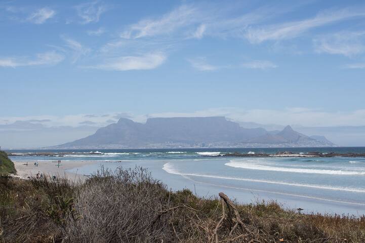 Modern apartment steps away from the ocean! gallery image 2