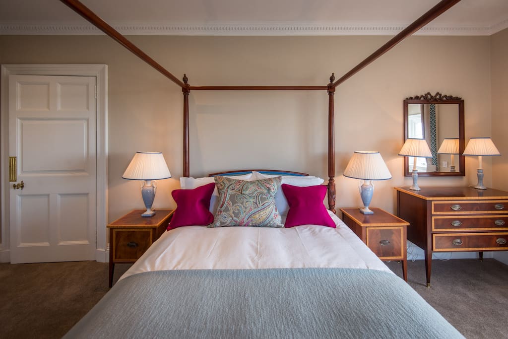 Master bedroom (ensuite)