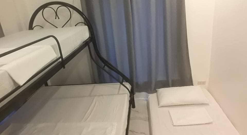 الغرفة 2 (الطابق الثاني)