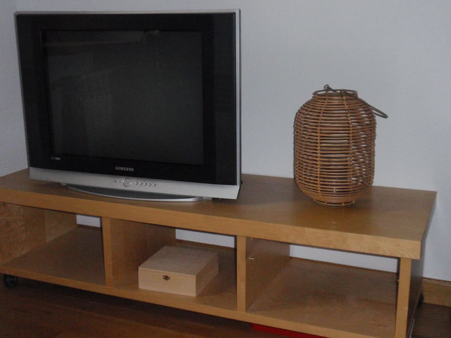Televisión y wifi en la habitación