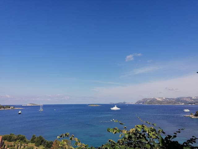 Cavtat Villa. Great Views!