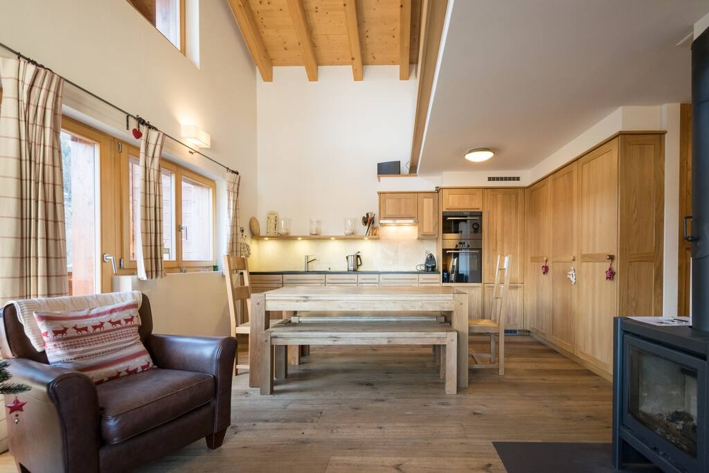 Looking from the sitting room towards the kitchen