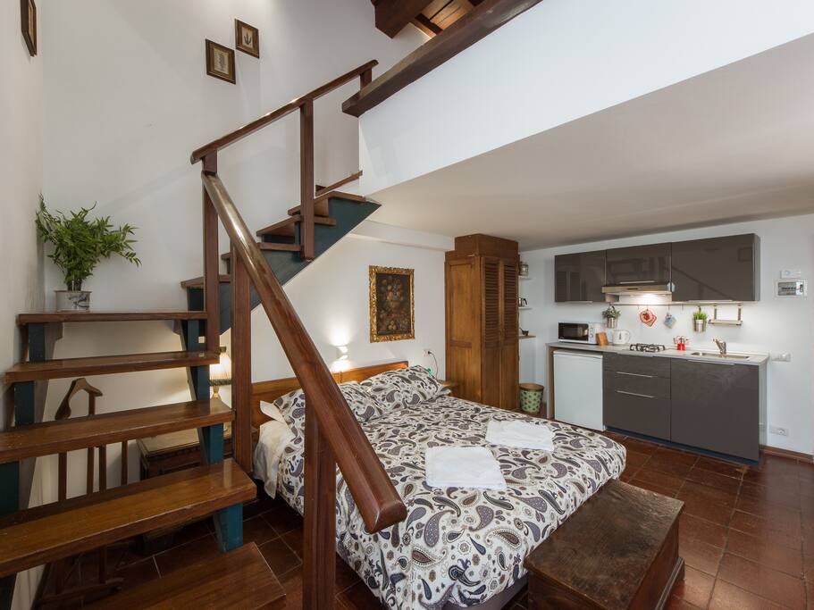 main room / stairs / kitchenette