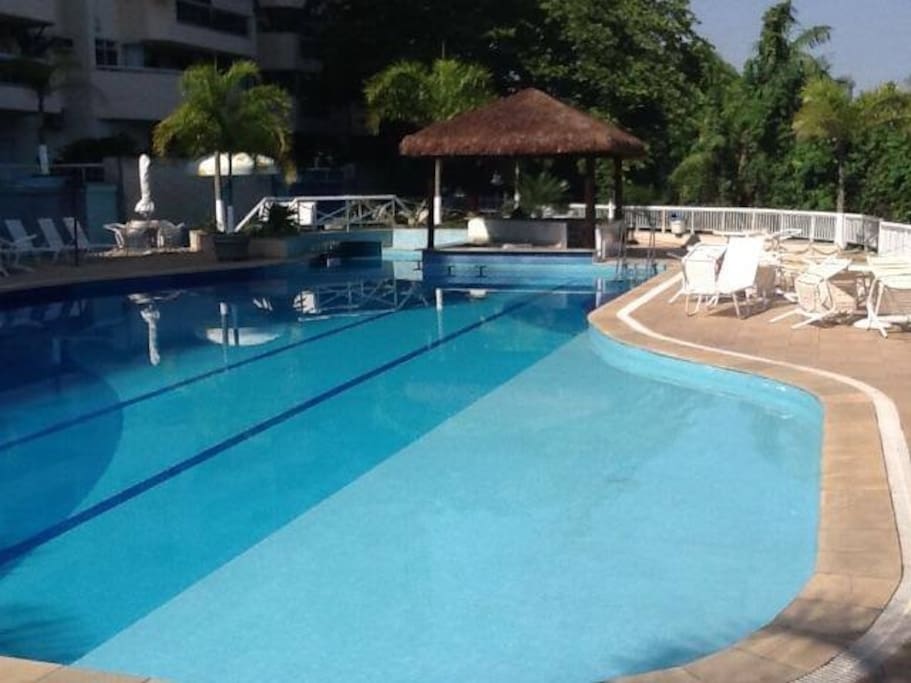 Linda piscina