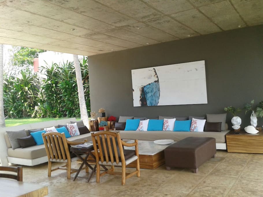 Living Area facing the Ocean