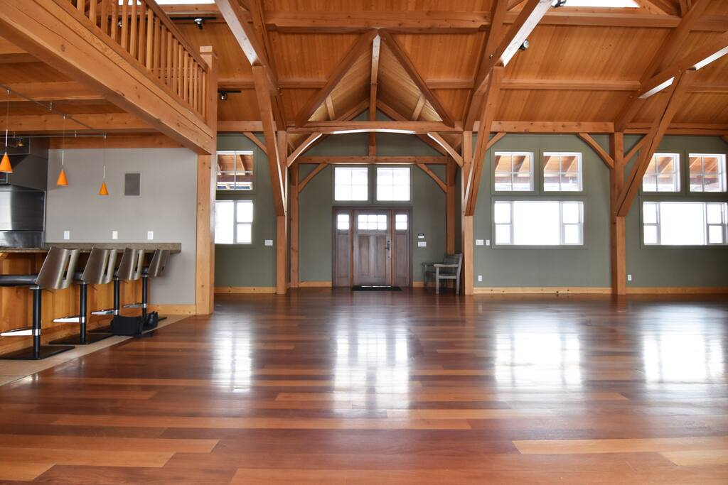 Living Room / Kitchen