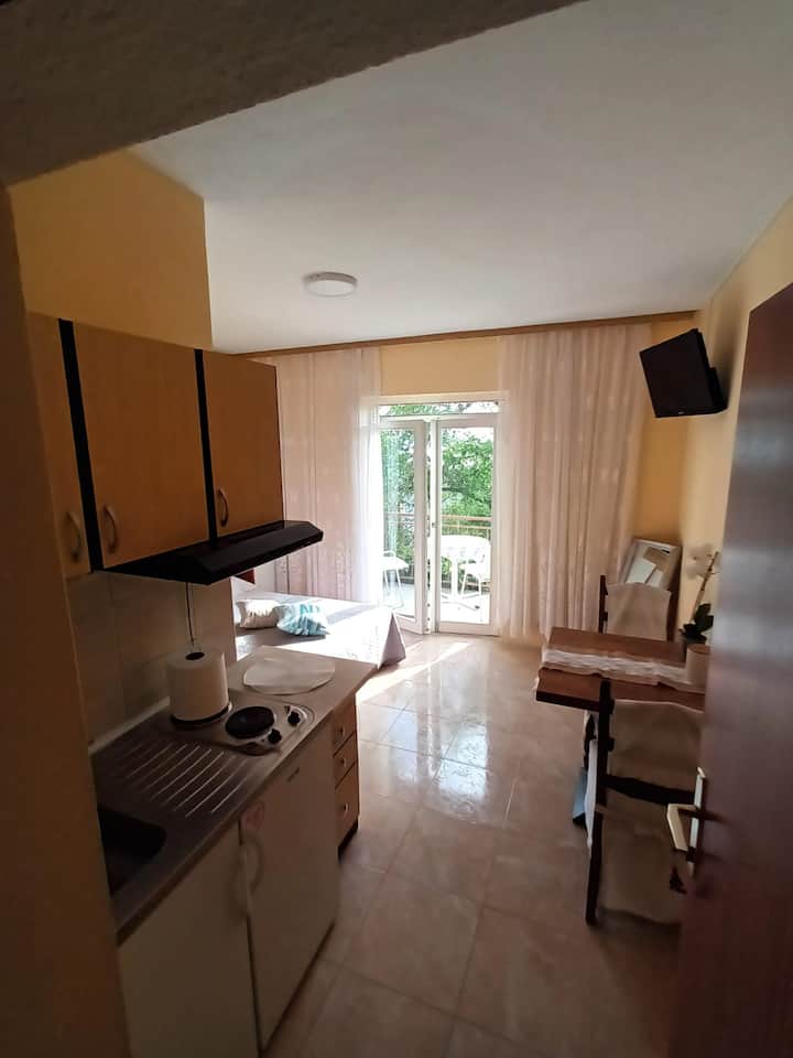 Simpatičan Studio S Pogledom Na More - Tučepi