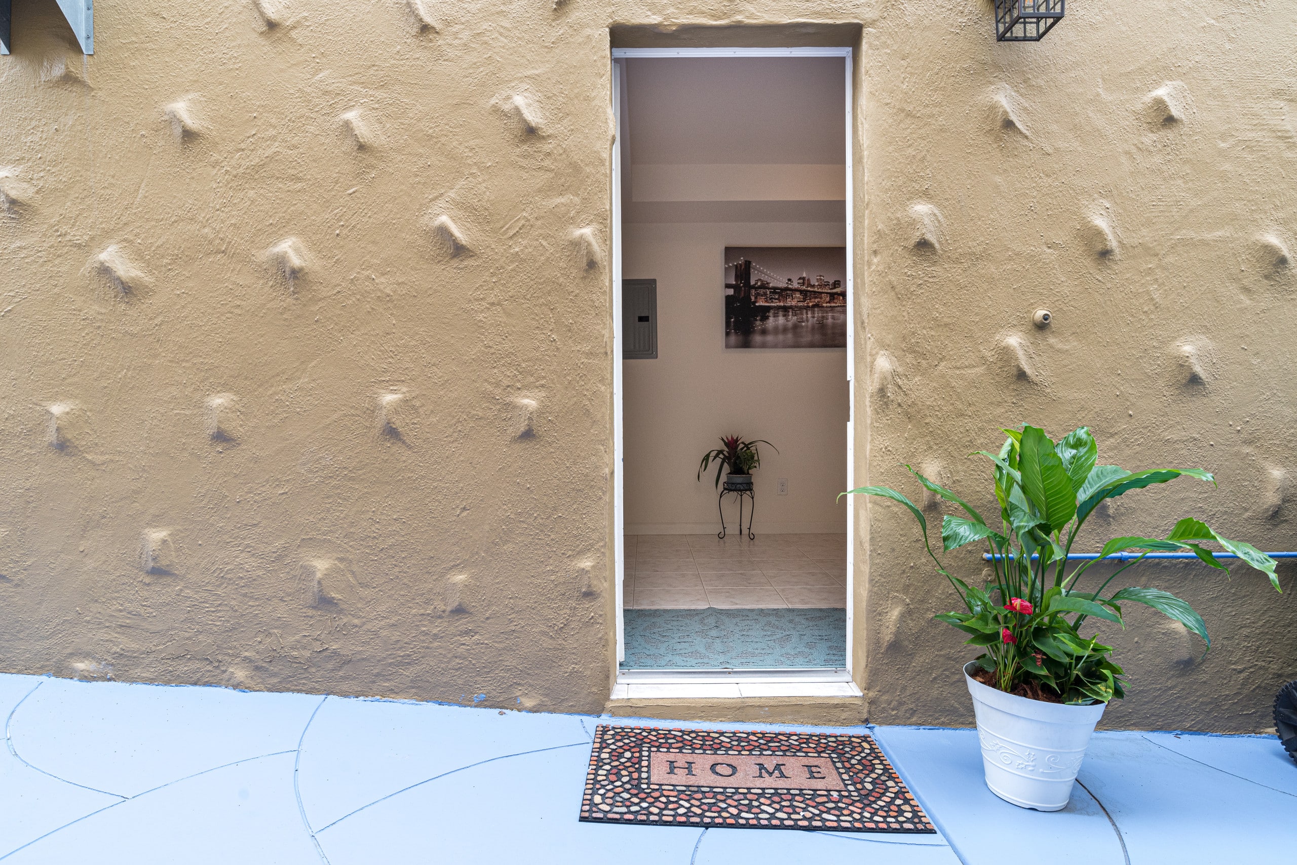 Relaxed 3B/2Ba Home with Private Parking - Image 30