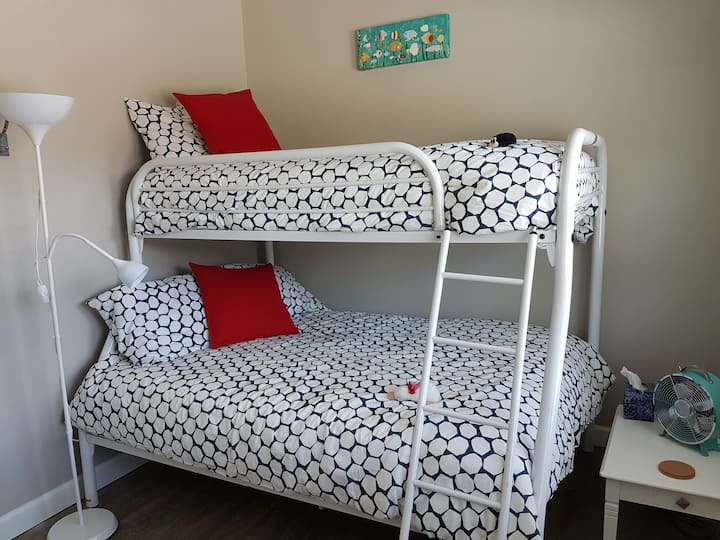 Camas literas (dobles e individuales)