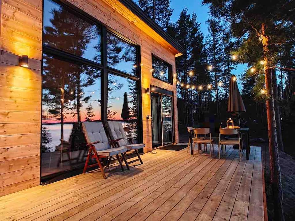 Villa Tuulikki, on Lake Höytiäinen, Kontiolahti, North Karelia, Finland, photo 1 of 10