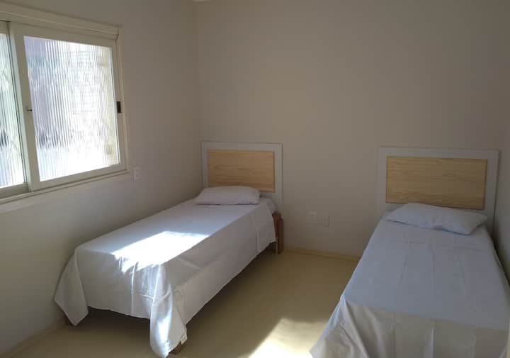 Spavaća soba 2 s klima-uređajem.