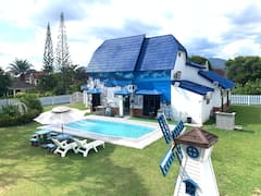 A%27Famosa+resort+Villa+with+Pool+Sky+bridge+BBQ+KTV