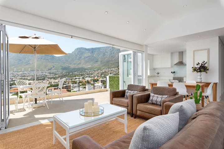 Tranquil Retreat with Table Mountain Views