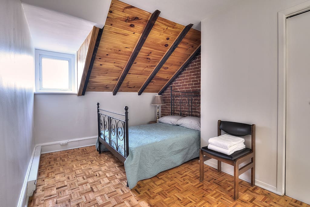 Room 1 double bed
