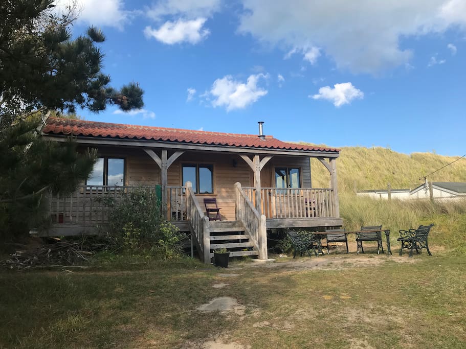 Cottage in the dunes. One minute from the sea Bungalows for Rent in Sea Palling, England